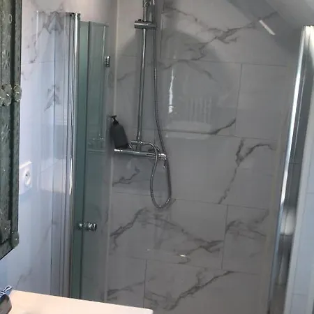 Eiffel Tower Central Apartments Paris B&B 파리
